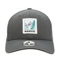 Cappellino da baseball unisex grigio di NAKED Optics, realizzato in cotone di alta qualità, con una toppa raffigurante uno sciatore e la scritta “NAKED” in grande evidenza sul davanti, oltre a un adesivo sulla visiera.