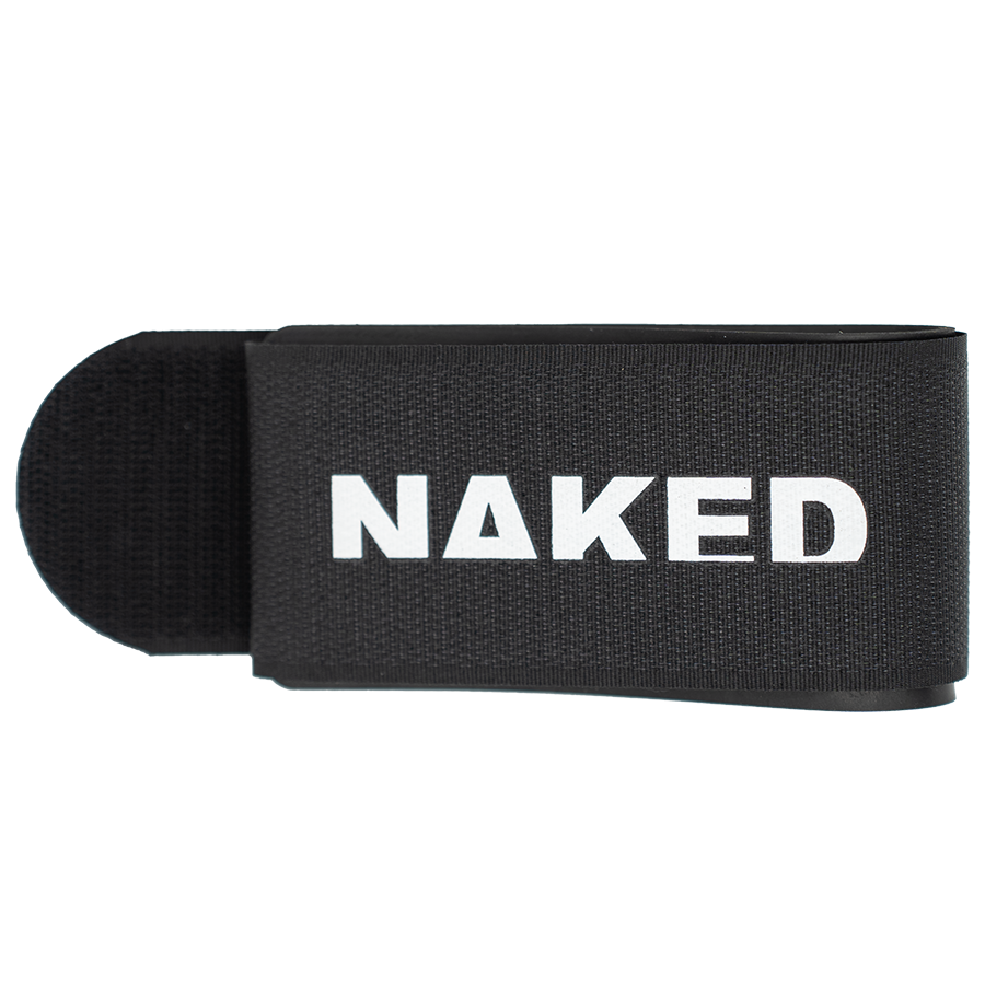 Schwarzer Riemen mit dem in Weiß aufgedruckten Schriftzug „NAKED“ und einem Klettverschluss am linken Ende – ideal als Skiriemen (Skifix) von NAKED Optics für Ihre All-Mountain-Ski.