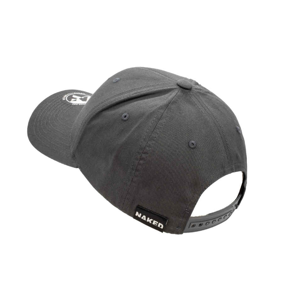 Un cappellino da baseball unisex grigio scuro di NAKED Optics, realizzato in cotone di alta qualità, con la scritta “NAKED” sul cinturino regolabile sul retro.