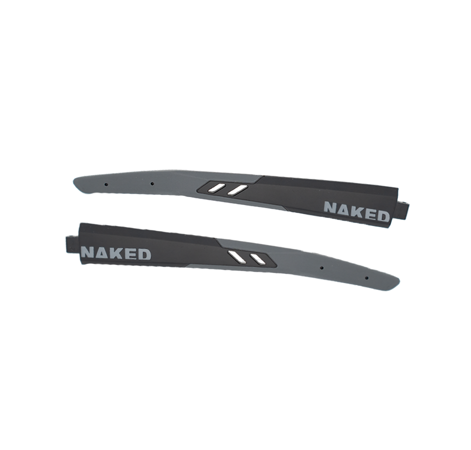 Zwei schwarze und graue „Ersatzbügel BLADE“-Kettenschutzvorrichtungen von NAKED Optics, jeweils mit dem Markennamen auf weißem Hintergrund – ideal für Radfahrer, die ihre Ausrüstung aufeinander abstimmen möchten, egal ob sie mit ihrer Lieblings-Sportbrille BLADE unterwegs sind oder ein Ersatzpaar Bügel griffbereit haben möchten.