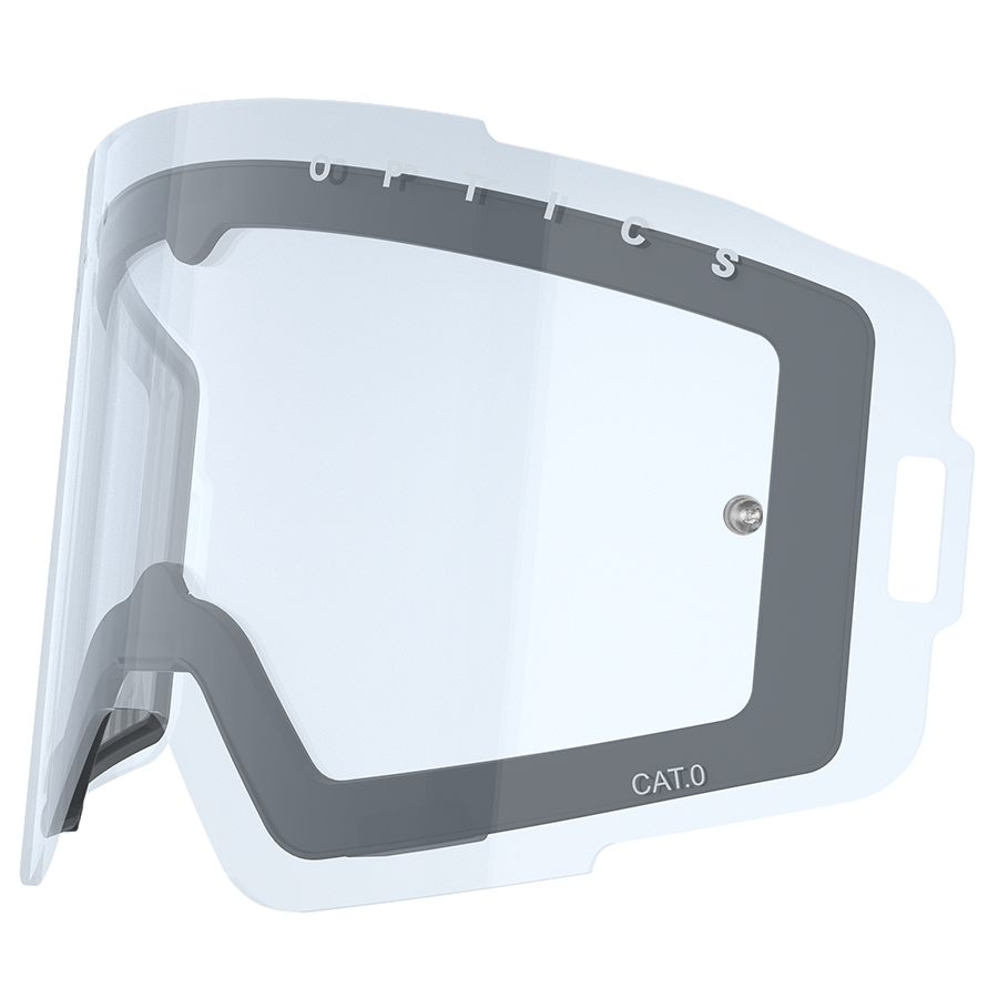 La visiera Ersatzglas ZEND di NAKED Optics è una visiera trasparente e curva con bordi neri e un piccolo rivetto metallico, raffigurata su uno sfondo grigio chiaro. Appartenente alla collezione di occhiali da discesa ZEND, questa visiera offre protezione UV-400 per una protezione ottimale degli occhi ed è compatibile con l'innovativo sistema di sostituzione delle lenti a magnete, che consente di cambiare le lenti in modo semplice e veloce.