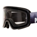 Nahaufnahme einer schwarzen Ski- oder Snowboardbrille mit klarer Scheibe und Schaumstoffpolsterung vor weißem Hintergrund, ausgestattet mit einem Pin-Stecksystem für den einfachen Austausch des NAKED Optics Ersatzglas TROOP Bike.