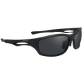 Le modèle RAVE de NAKED Optics : lunettes de soleil de sport enveloppantes noires avec des verres gris foncé.