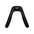 Schwarzer Kunststoffgriff mit einem Metallscharnier, der die Form eines umgekehrten U hat und an das ergonomische Design des NAKED Optics Nasenstücks SHYFT angelehnt ist, vor weißem Hintergrund.