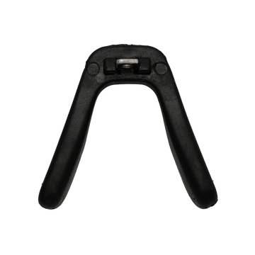 Schwarzer Kunststoffgriff mit einem Metallscharnier, der die Form eines umgekehrten U hat und an das ergonomische Design des NAKED Optics Nasenstücks SHYFT angelehnt ist, vor weißem Hintergrund.