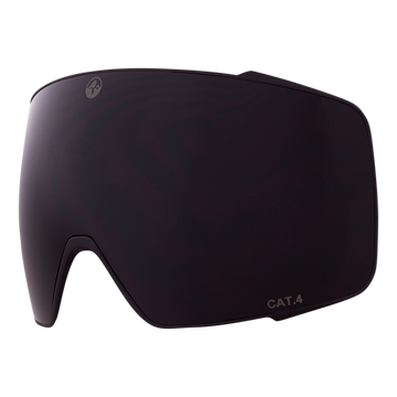 Eine dunkle, gewölbte „Ersatzglas STORM“-Linse von NAKED Optics mit einem kleinen „CAT.4“-Aufdruck unten rechts und dem Logo oben links.