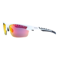 Die „RUSH Halfframe“ von NAKED Optics ist ein sportliches, weißes Sonnenbrillenmodell mit rot verspiegelten Gläsern, schwarzen Akzenten und UV400-Schutz, abgebildet vor einem weißen Hintergrund.