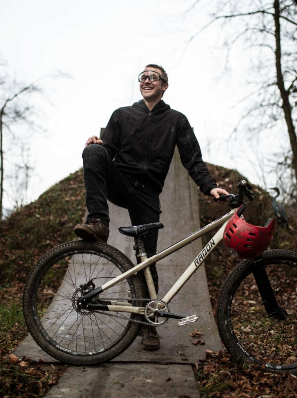 Was macht Stevie Schneider in der Off-Season?