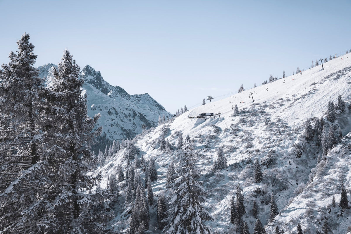 Wie viel kostet das Skifahren in Österreich und Europa im Winter 2025/26?