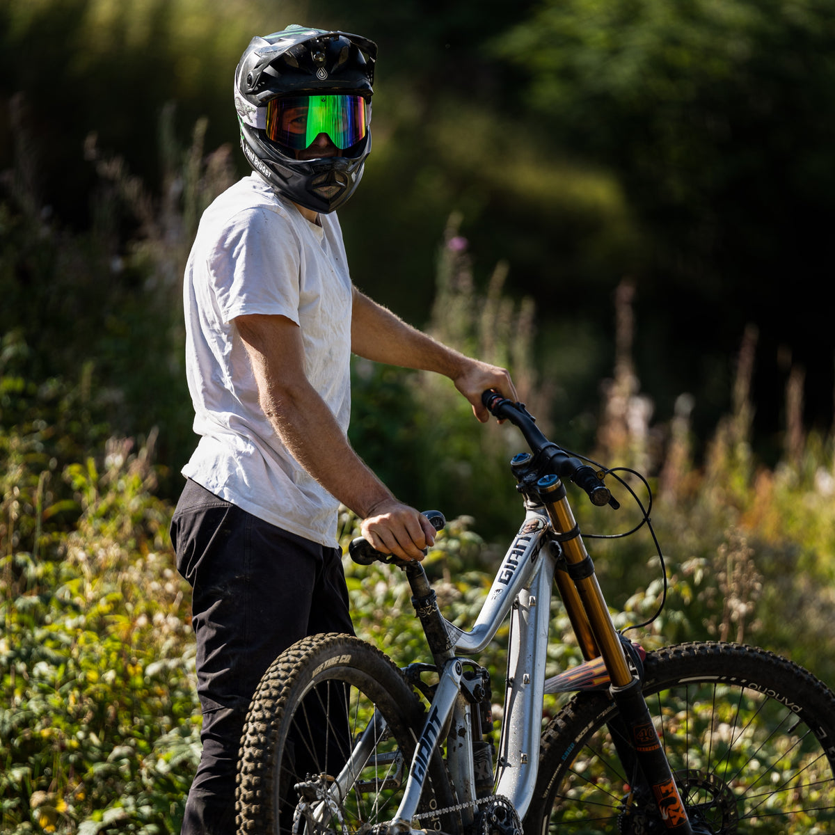 Stevie Schneider Bike Hacks für Mountainbiker und Downhiller die sich schon immer gefragt haben, wie es der Bike-Profi macht. 