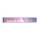 Rechteckiges Objekt mit einem rosa-lila Galaxie-Motiv und dem Schriftzug „NAKED“ in großen weißen Buchstaben, das an ein stilvolles NAKED Optics Extra-Armband (45 mm) erinnert, das mit den Modellen FORCE EVO, TROOP EVO, STORM, NOVA, SOLAR und ZEND kompatibel ist.
