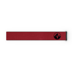 Ein rotes 45-mm-Extra-Armband von NAKED Optics – kompatibel mit FORCE EVO, TROOP EVO, STORM, NOVA, SOLAR und ZEND – ist auf weißem Hintergrund abgebildet. Es ist auf der rechten Seite mit einem schwarzen, runden Logo versehen und zeichnet sich durch die robuste Verarbeitung aus, die für Produkte von NAKED Optics charakteristisch ist.
