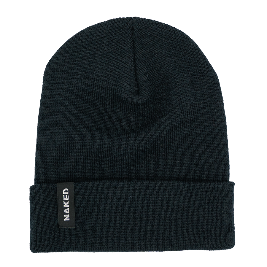 Schwarze Strickmütze von NAKED Optics aus weichem Acryl mit umgeschlagener Krempe und kleinem Label auf der Vorderseite - eine kuschelige Wintermütze für kühle Tage.