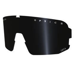 Die schwarze Sportbrille von NAKED Optics verfügt über eine große verspiegelte Scheibe, den Schriftzug OPTICS" auf dem oberen Rand und einen integrierten UV-Schutz für optimalen Augenschutz.