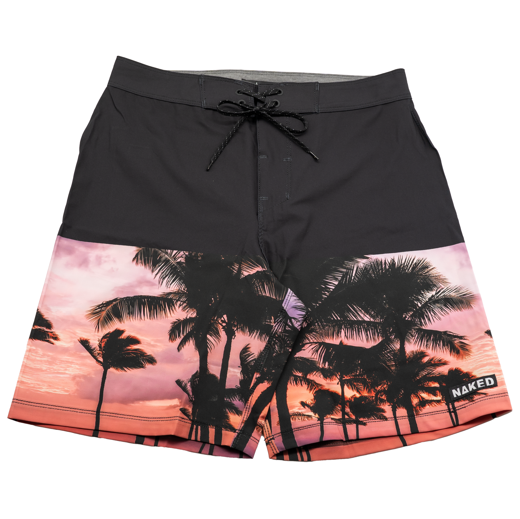 Erlebe unvergleichlichen Komfort und Stil mit den „The SHORE“ Boardshorts von NAKED Optics. Diese schwarzen Boardshorts besticht durch ein farbenfrohes Strandmotiv mit Palmen und Sonnenuntergang, ergänzt durch ein markantes NAKED-Logo am rechten Hosenbein unten. Sie bestehen aus hochwertigem 4-Wege-Stretchmaterial und eignen sich ideal zum Surfen oder für jedes Abenteuer am Strand.