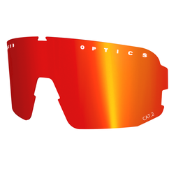 Die NAKED Optics Sportbrille verfügt über eine einteilige Scheibe mit einer leuchtend rot-orangen Reflexionstönung, weißem Text auf der Scheibe und zuverlässigem UV-Schutz für optimalen Augenschutz.