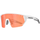 Die BLADE von NAKED Optics ist eine weiße Sportbrille mit orange getönten Gläsern und dem markentypischen Logo auf dem Rahmen. Sie wurde als Fahrradbrille mit UV400-Schutz konzipiert, um bei Ihren Outdoor-Abenteuern optimalen Augenschutz zu gewährleisten.