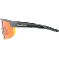 Vista laterale degli occhiali da sole sportivi SHYFT di NAKED Optics, nei colori nero e grigio, con lenti sfumate in arancione e la scritta “NAKED” sul lato, che si distinguono per un design elegante incentrato sull’ottimizzazione della vestibilità, per occhiali sportivi su misura.