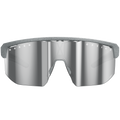 NAKED Optics Gli occhiali da sole sportivi SHYFT sono dotati di una lente singola con rivestimento a specchio argentato e il logo NAKED Optics sul bordo superiore, e offrono occhiali sportivi personalizzati per un’ottimizzazione superiore della vestibilità.