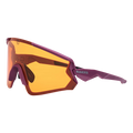 Lunettes de soleil sportives « The FALCON » de NAKED Optics, dans les tons violet et orange, présentées sur un fond blanc uni. Dotées d'une protection UV400, ces lunettes de soleil sportives et élégantes sont idéales pour les modes de vie actifs.