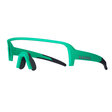 Der grün-schwarze VOLT Ersatzrahmen von NAKED Optics verfügt über einen abnehmbaren Nasensteg und ist damit der perfekte Sportbrillenrahmen für den schnellen Wechsel der Wechselgläser.