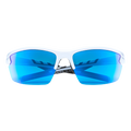 Il modello RUSH Halfframe di NAKED Optics, un paio di occhiali da sole sportivi bianchi con lenti a specchio blu e protezione UV400, in primo piano su uno sfondo semplice.