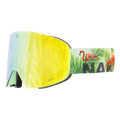 Il modello TROOP EVO di NAKED Optics presenta lenti gialle con rivestimento antiappannamento e un cinturino decorato con fenicotteri e fogliame tropicale verde su uno sfondo chiaro.