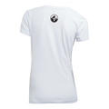 Vista posteriore della maglietta NAKED Optics T-Shirt High-Wheeler in bianco tinta unita, realizzata in cotone biologico Fair Wear, con un piccolo simbolo a forma di ombrello in bianco e nero vicino al collo: un dettaglio caratteristico di Stevie Schneider.